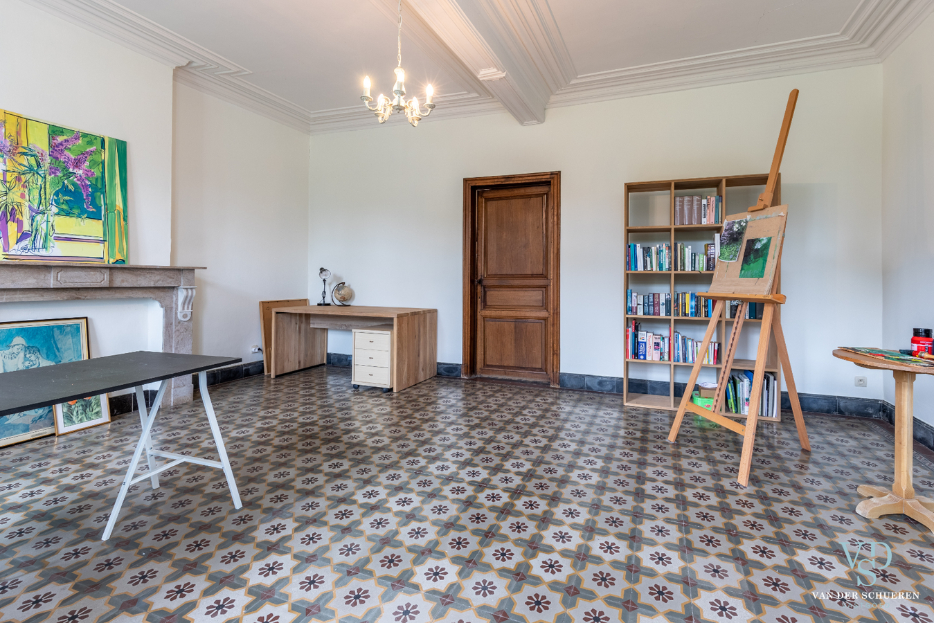 Authentiek landhuis met 5 ruime slaapkamers én gelijkvloers bureau. 