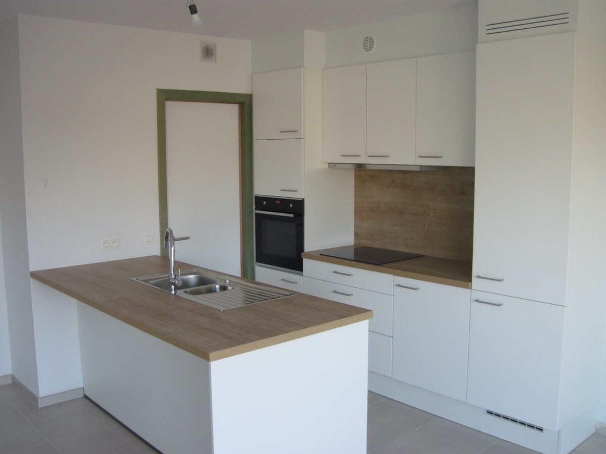 BIJZONDER ruim appartement (E-peil  