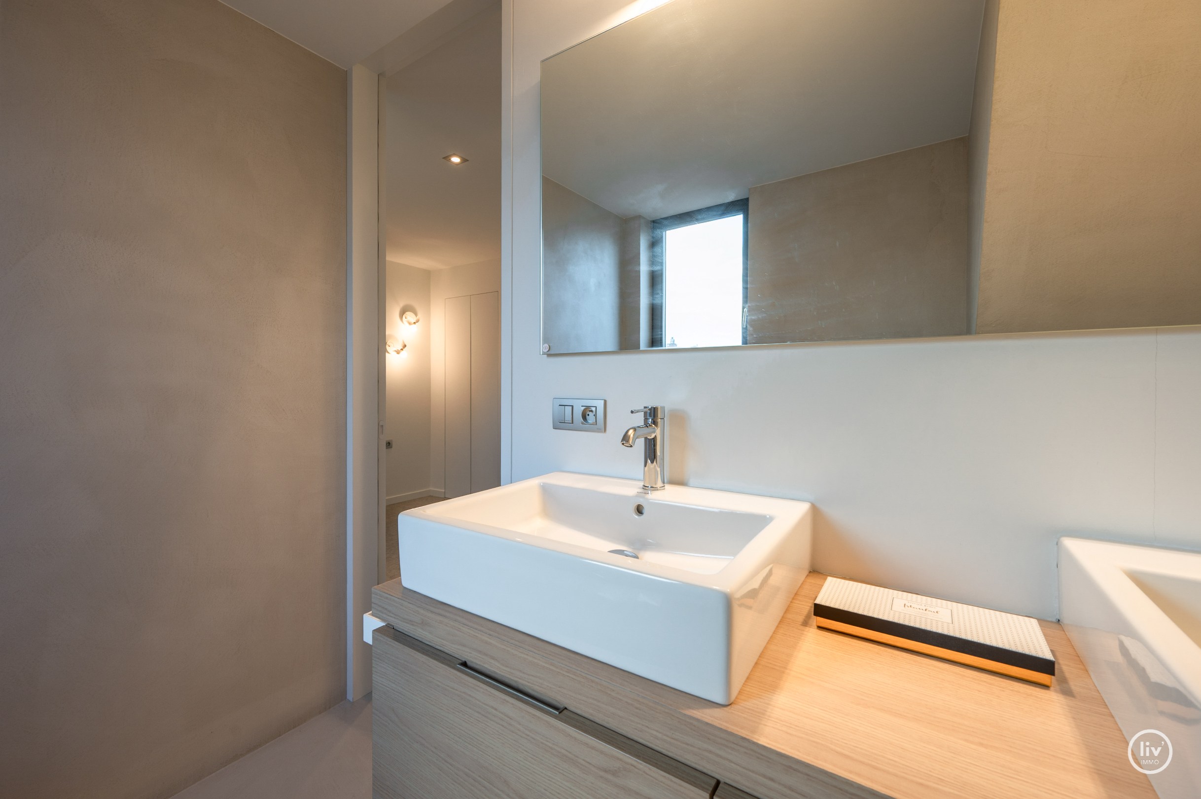 Stijlvolle en instapklare duplex met 2 ruime slaapkamers nabij het Rubensplein 