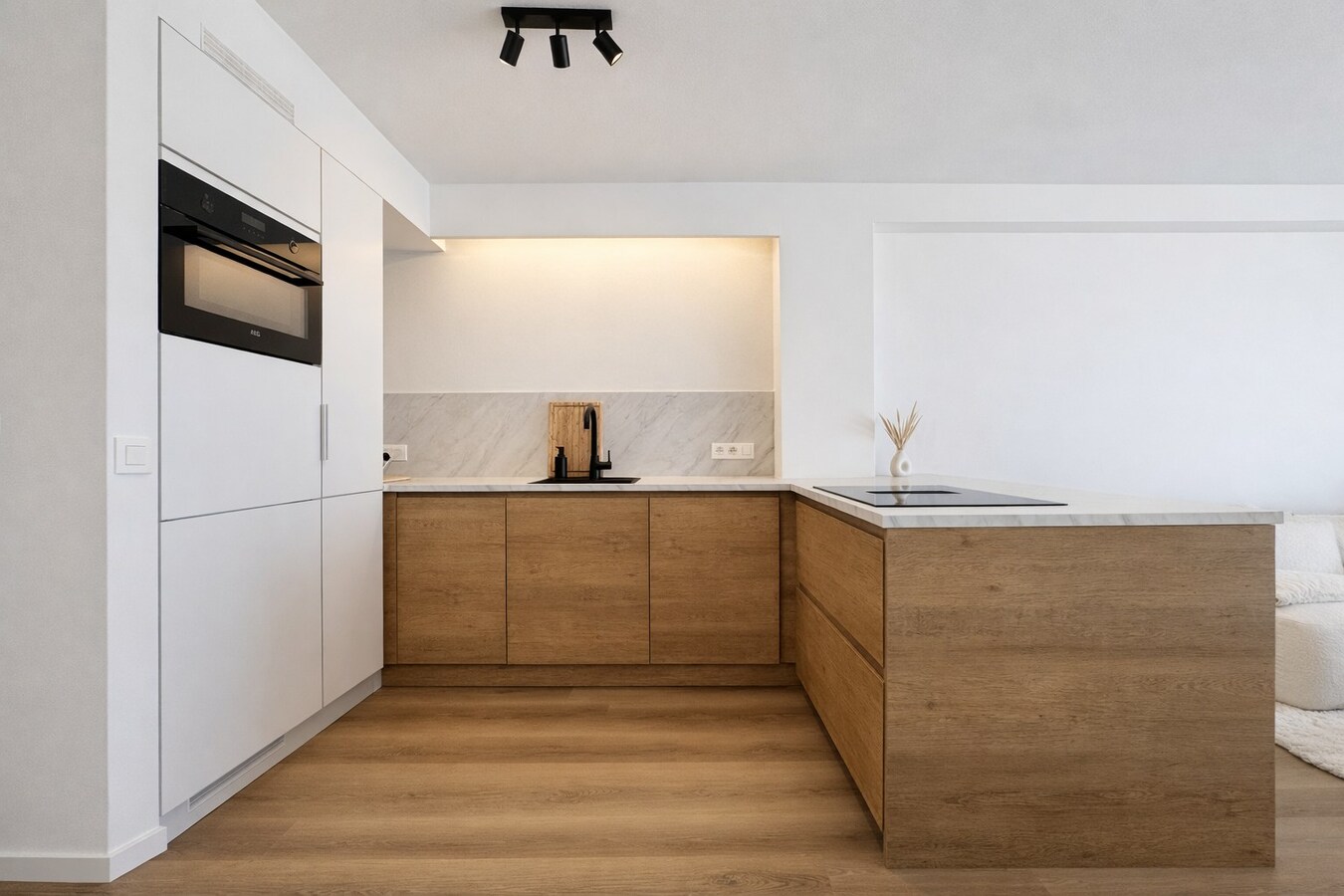 Gerenoveerd 2-slaapkamerappartement met frontaal ZEEZICHT op de Zeedijk te Heist. 