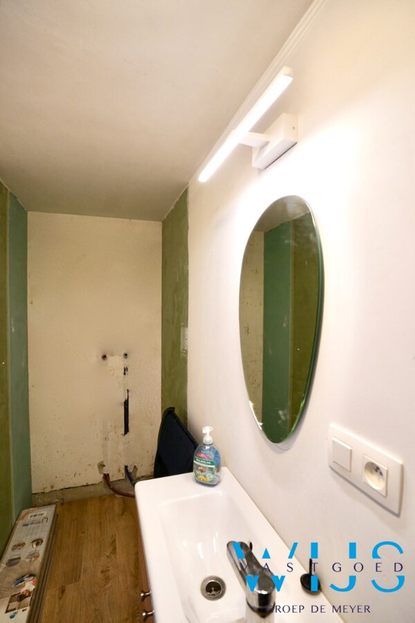 Instapklaar &amp; energiezuinig woonhuis met LOODS te Kluizen ! 