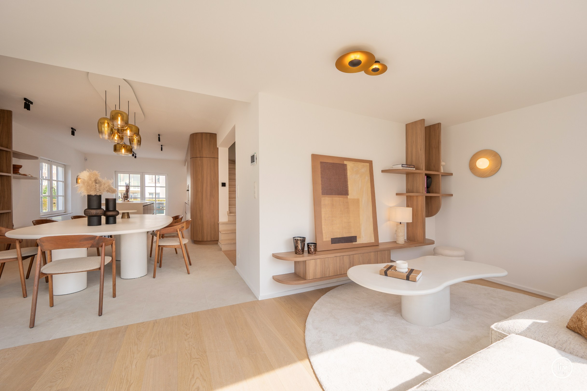 Exclusief gerenoveerde villa op een absolute toplocatie in de Jozef Nellenslaan te Knokke. 