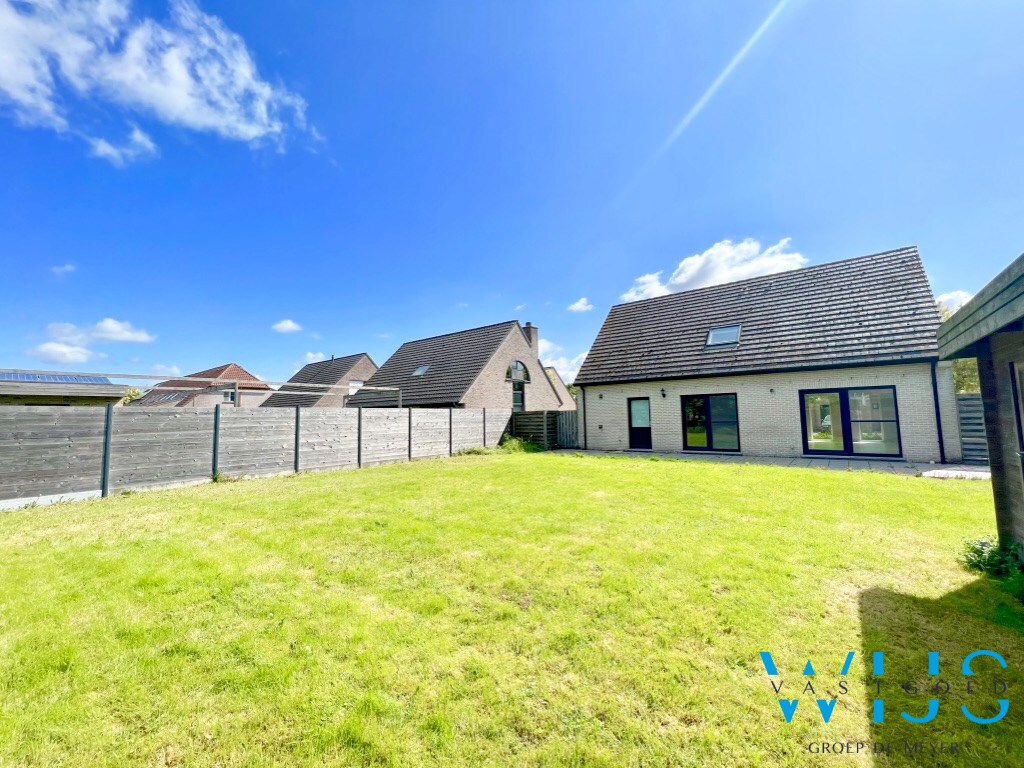 Open bebouwing met zonnige tuin, 3 slaapkamers en garage te Kluizen ! 