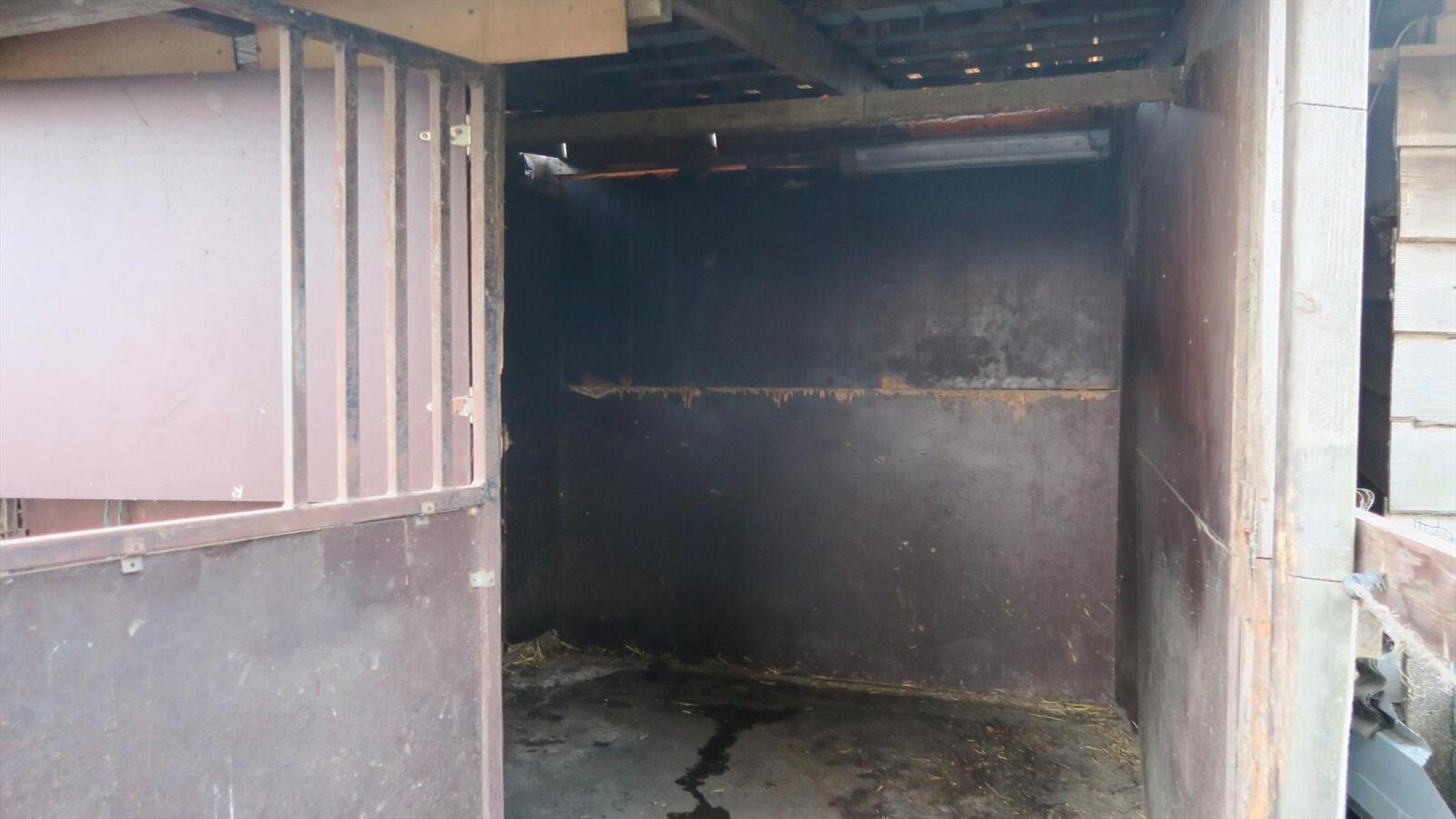 ruime woning met stallingen 