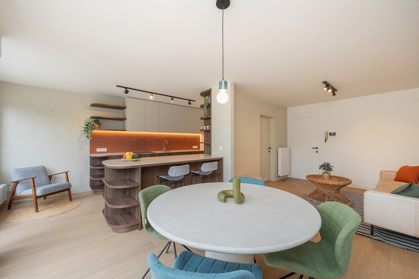 Luxueus gerenoveerd appartement met 2 slaapkamers 