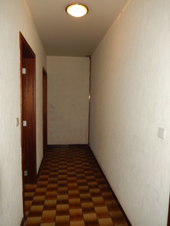 Op te frissen alleenstaande woning 