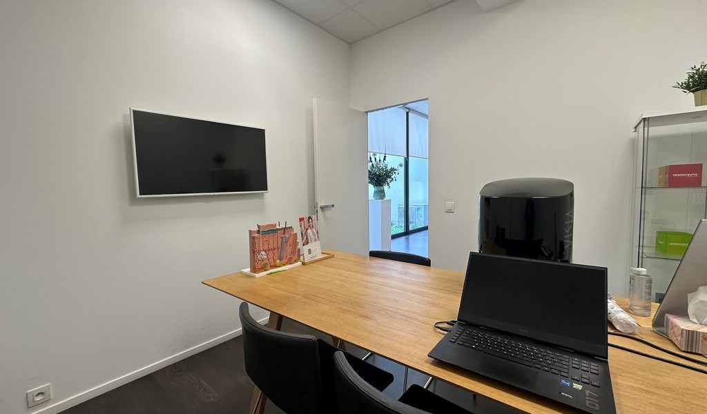 Instapklare kantoor/praktijkruimte te huur aan Coupure in Gent