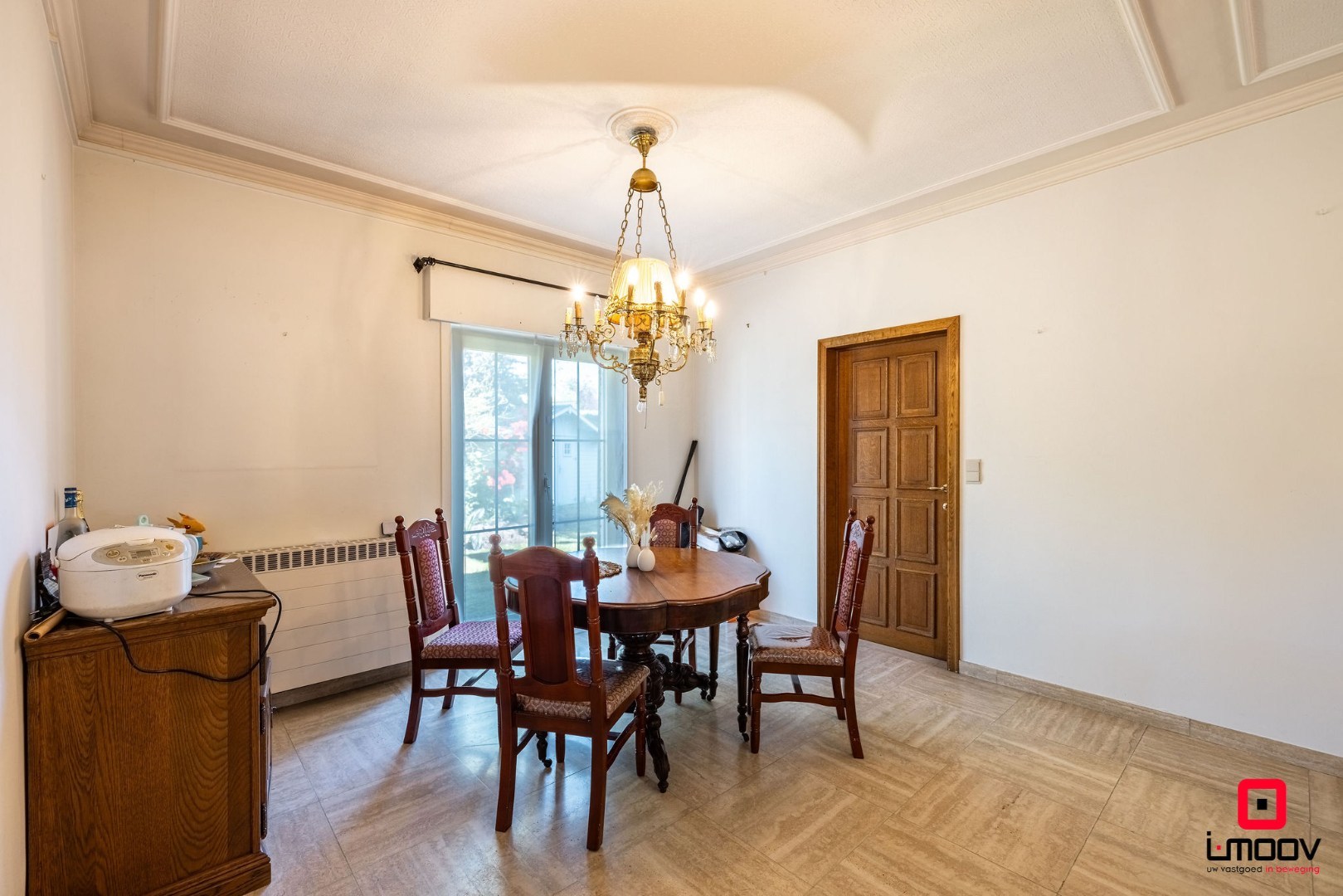 Karaktervolle villa met royale volumes op perceel van 1100m2 nabij de E40 