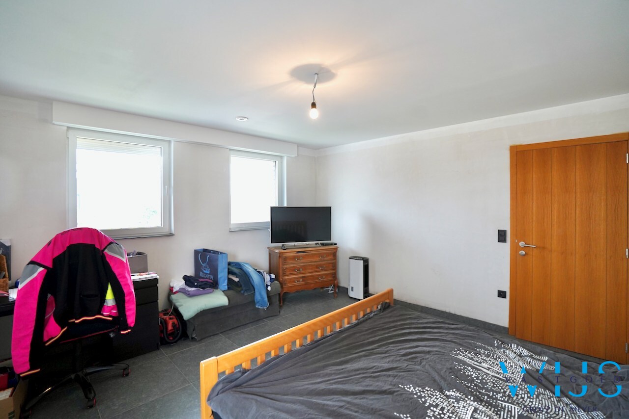 Ruime, energiezuinige gezinswoning te Oosteeklo ! 