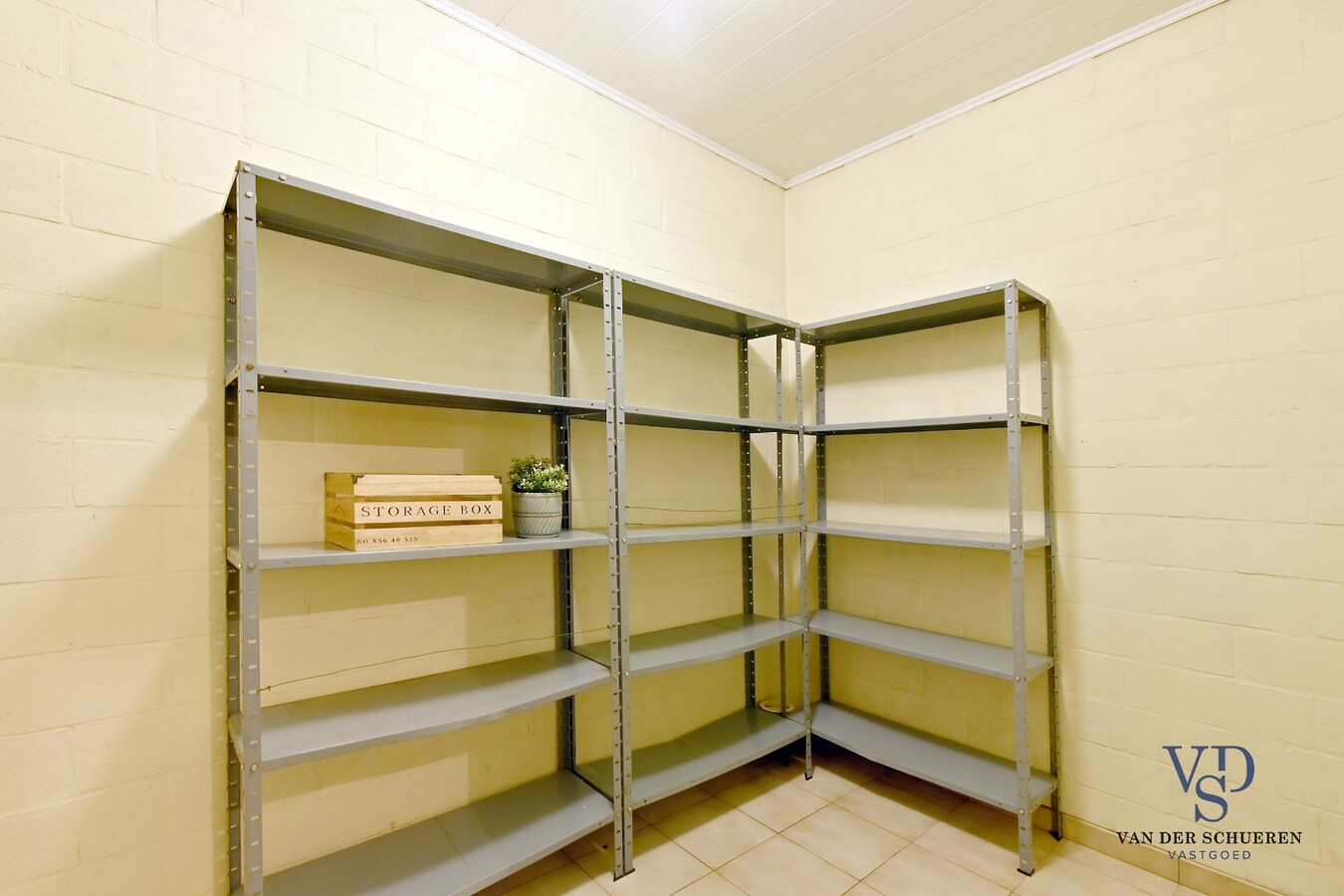 Bijzonder degelijke en ruime villa in doodlopende straat 