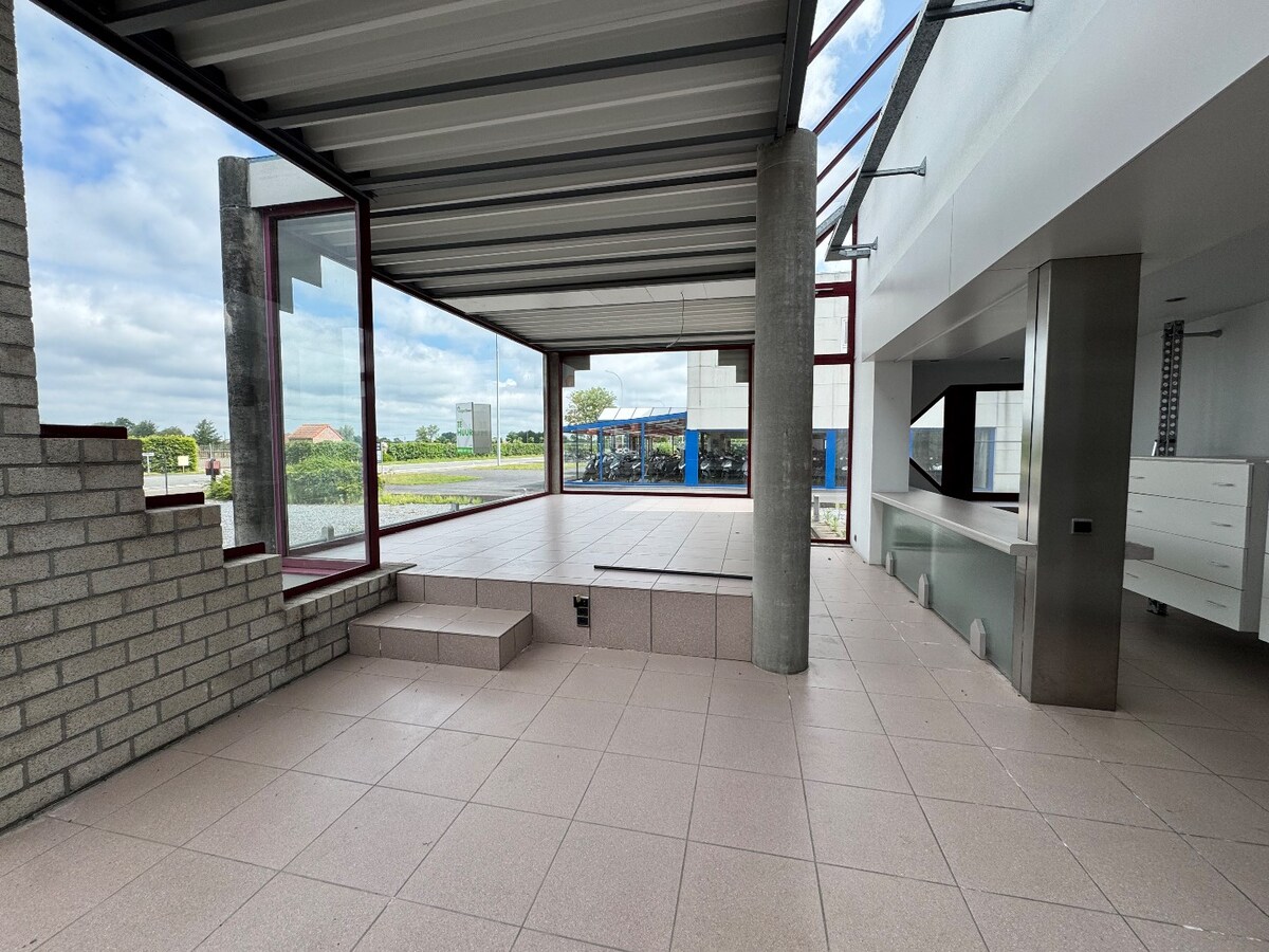 Handelspand met woonst te Ichtegem 