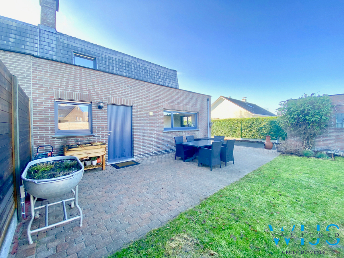 Instapklare woning in een rustige woonwijk te ERTVELDE! 