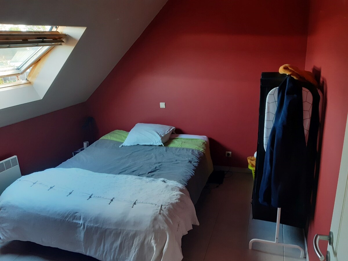 Ruim duplex 2-slp-appartement in centrum Gavere. 