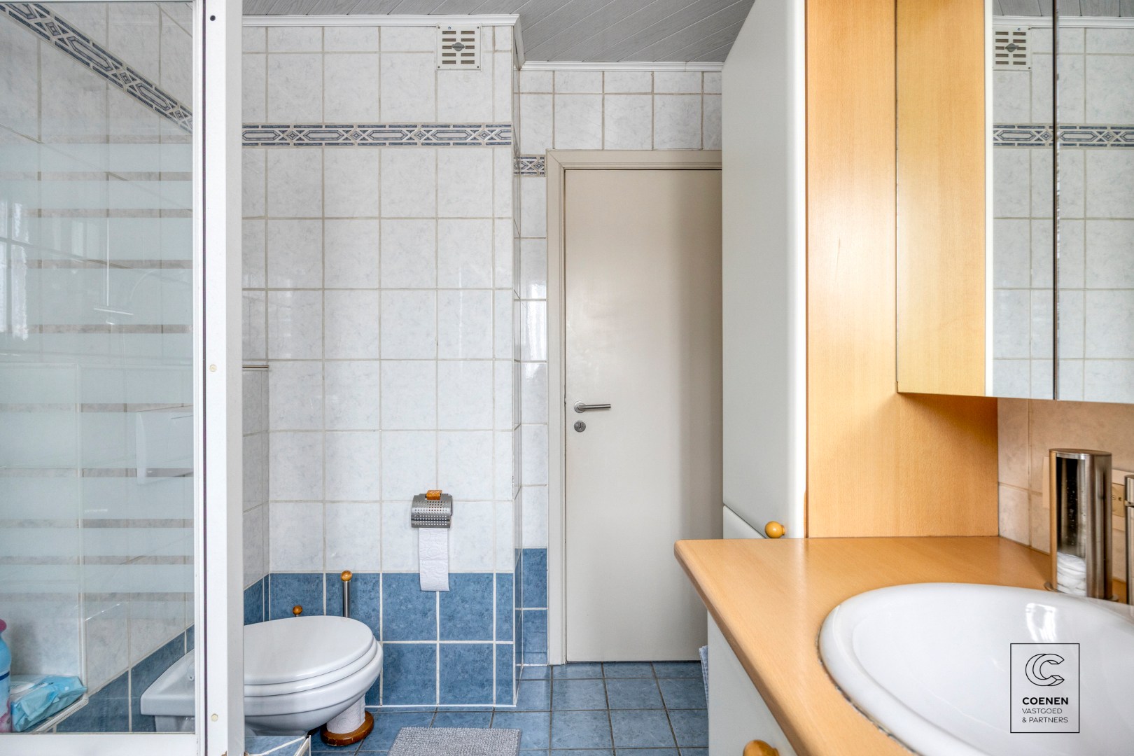 Zeer verzorgde bel-etagewoning op een centrale ligging te Kontich! 