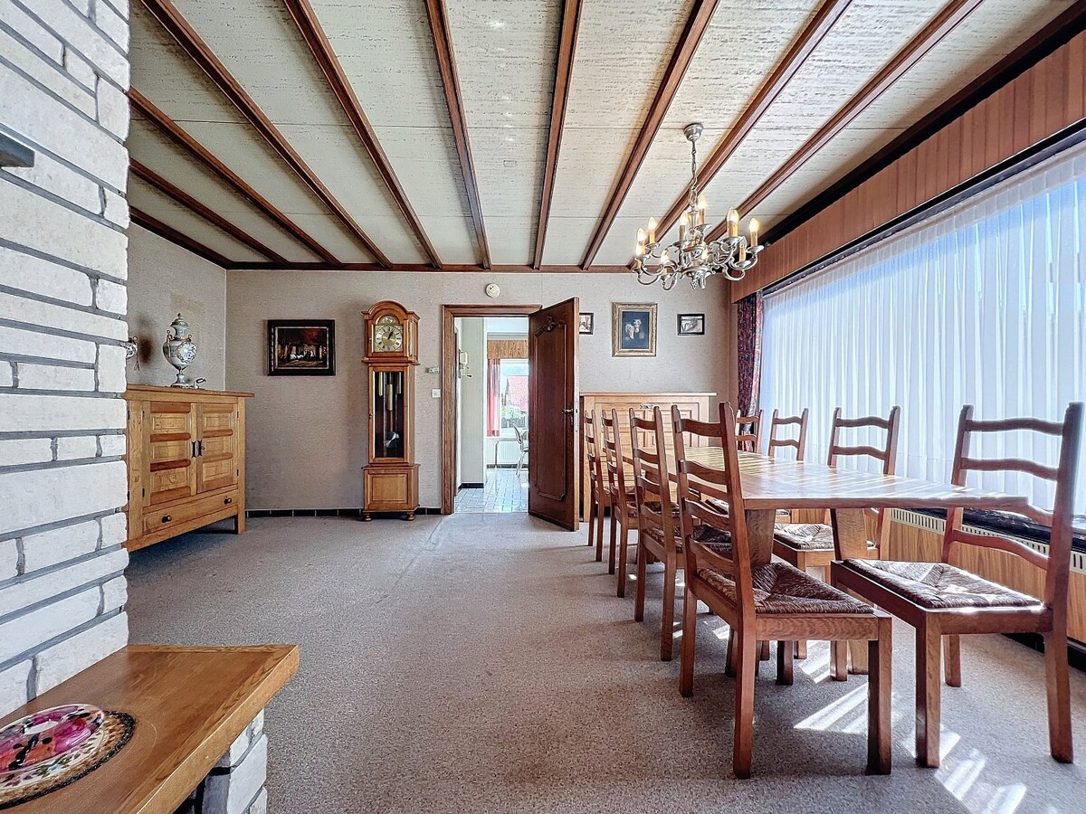 Charmante laagbouwwoning in rustige woonwijk te Hillegem 