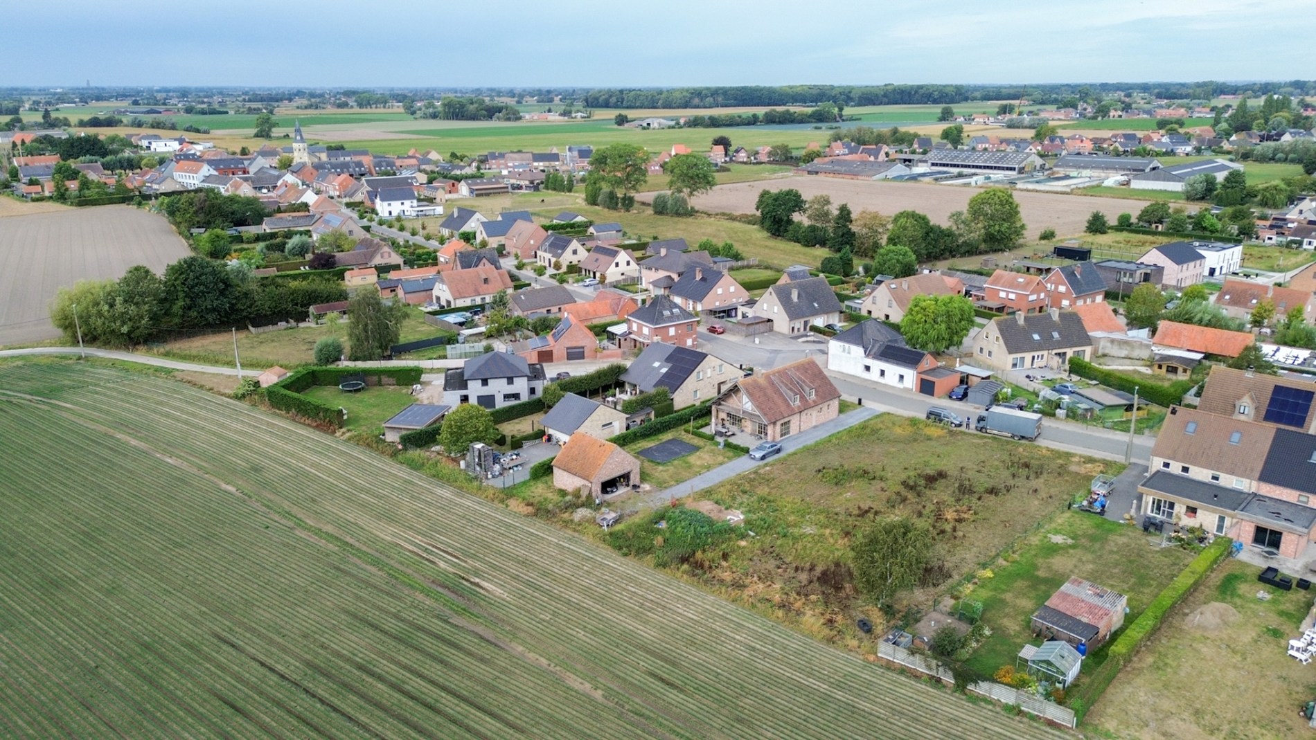 Mooi gelegen perceel bouwgrond voor open bebouwing, 804 m², Bovekerke. 