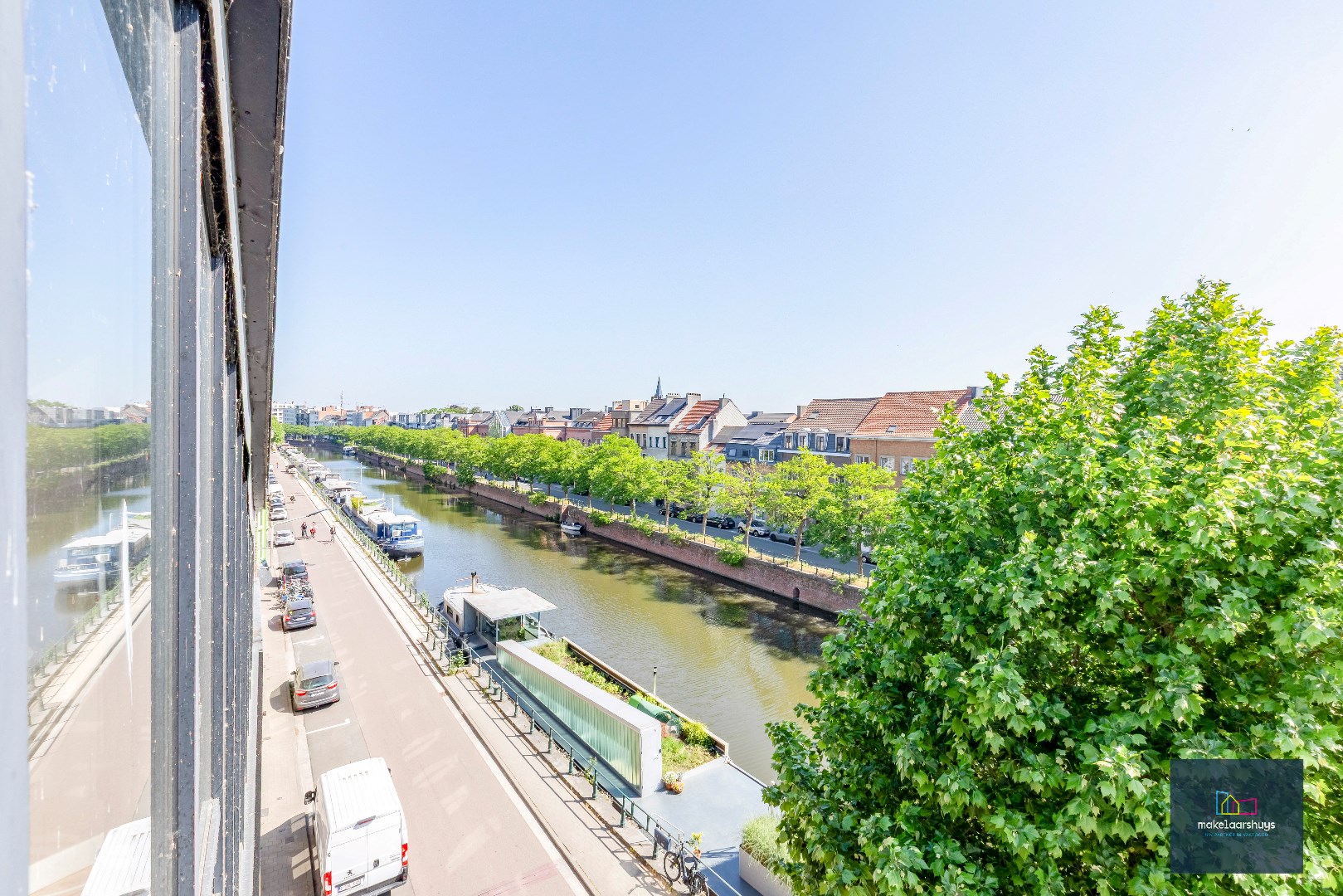 Unieke penthouse met prachtig terras en garagebox te Visserij 
