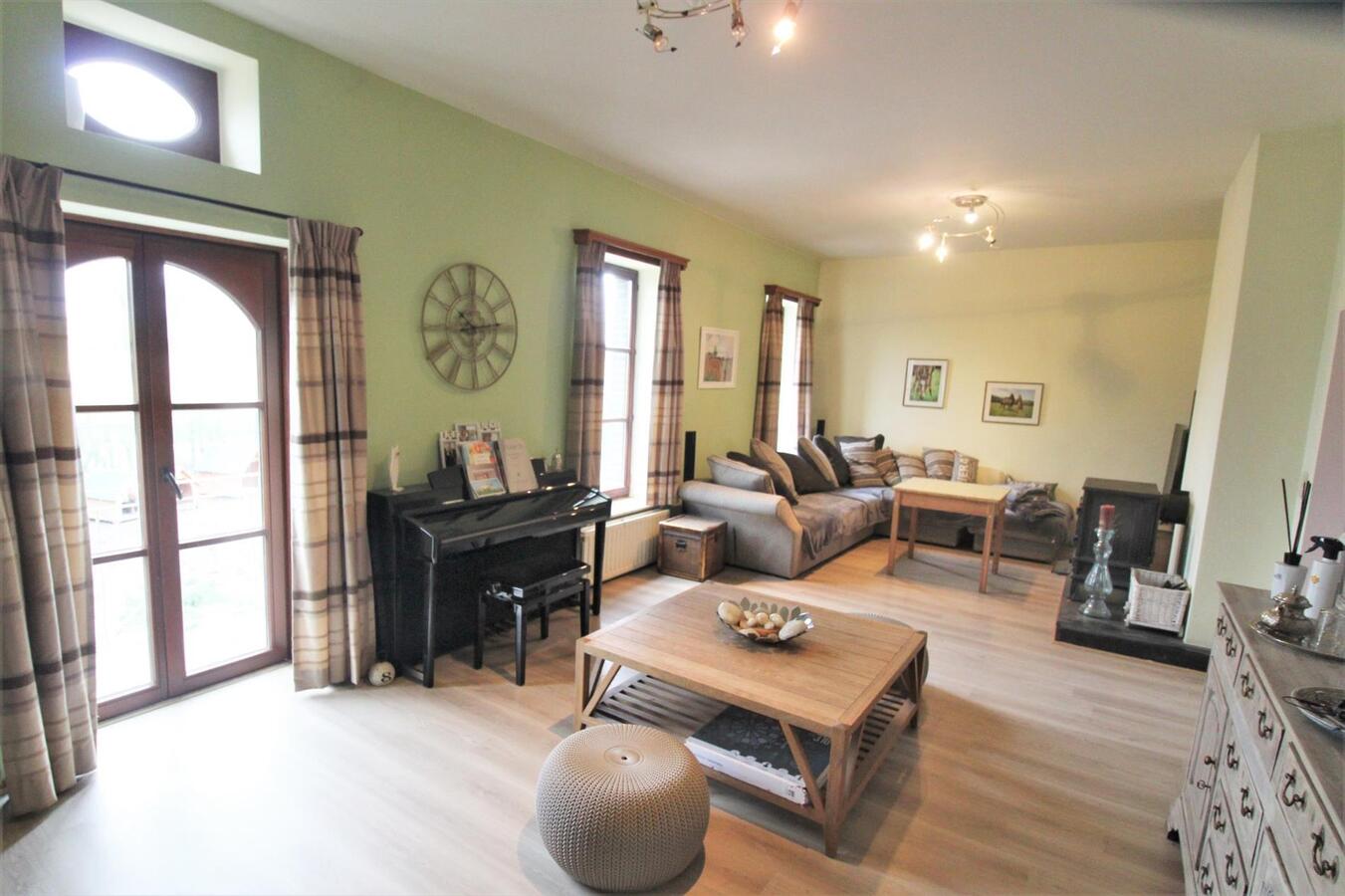 OPTIE - Habitation avec complexe équestre sur environ 4ha à Lennik (Brabant Flamand) 