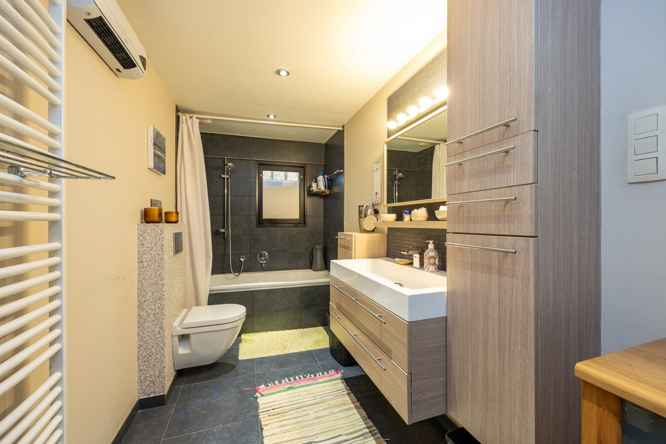 Karaktervolle hoeve op 945 meter-kangoeroewoning mogelijk 