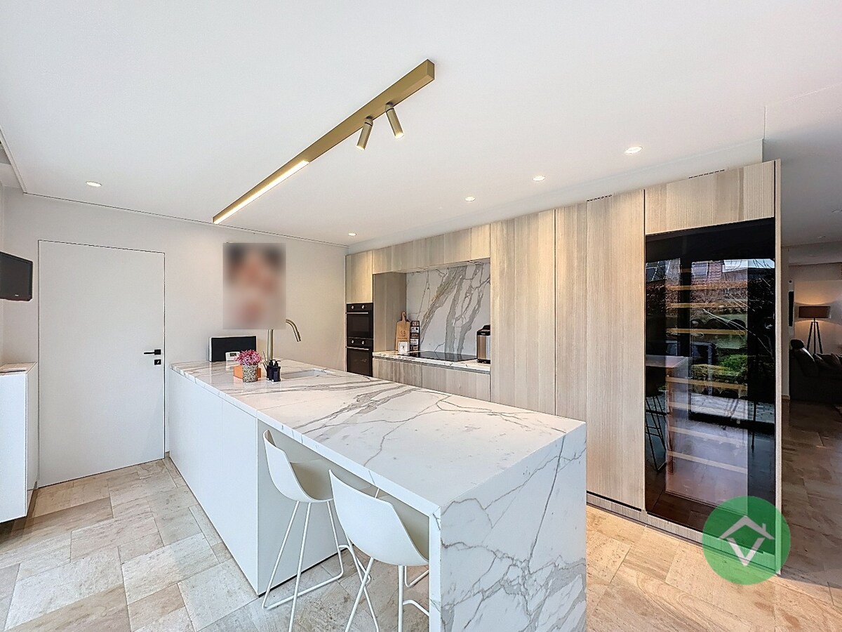 Exclusieve alleenstaande villa met zonnige tuin in een gegeerde woonomgeving te Koekelare 