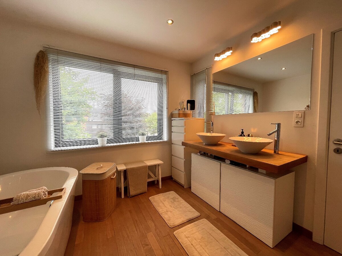 Prachtige ruime woning in zeer rustige omgeving nabij centrum Hasselt 