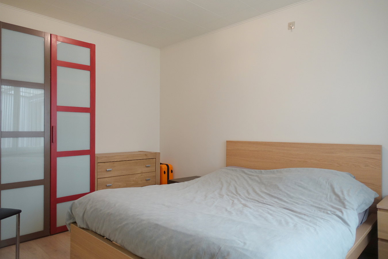 Ruime halfopen bungalow met zongerichte tuin 