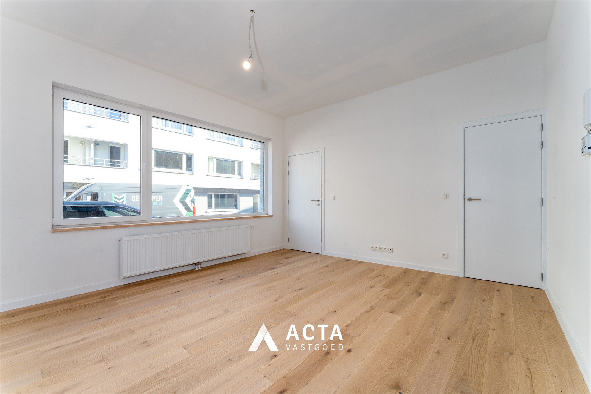 Recent gerenoveerd gelijkvloers appartement nabij centrum 