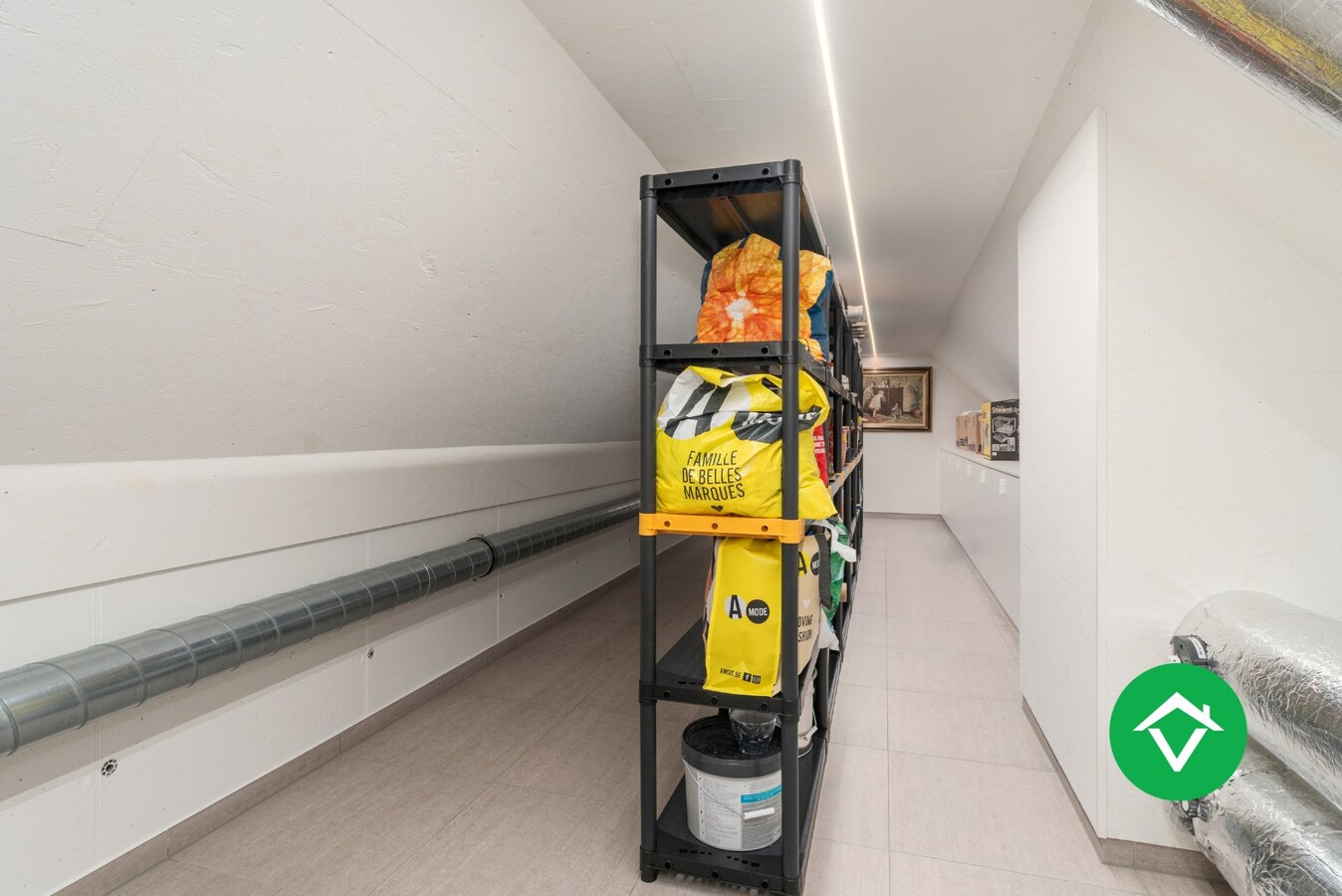 Instapklaar appartement met 2 slaapkamers en volledig ingerichte zolder te Koekelare 