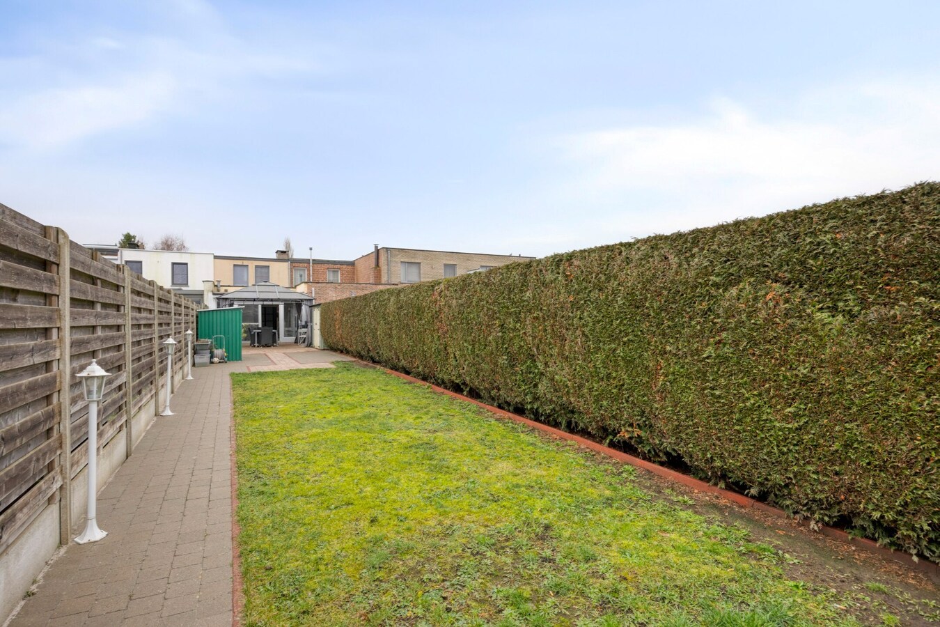 Instapklare rijwoning met acheruitgang te Duffel-Oost 