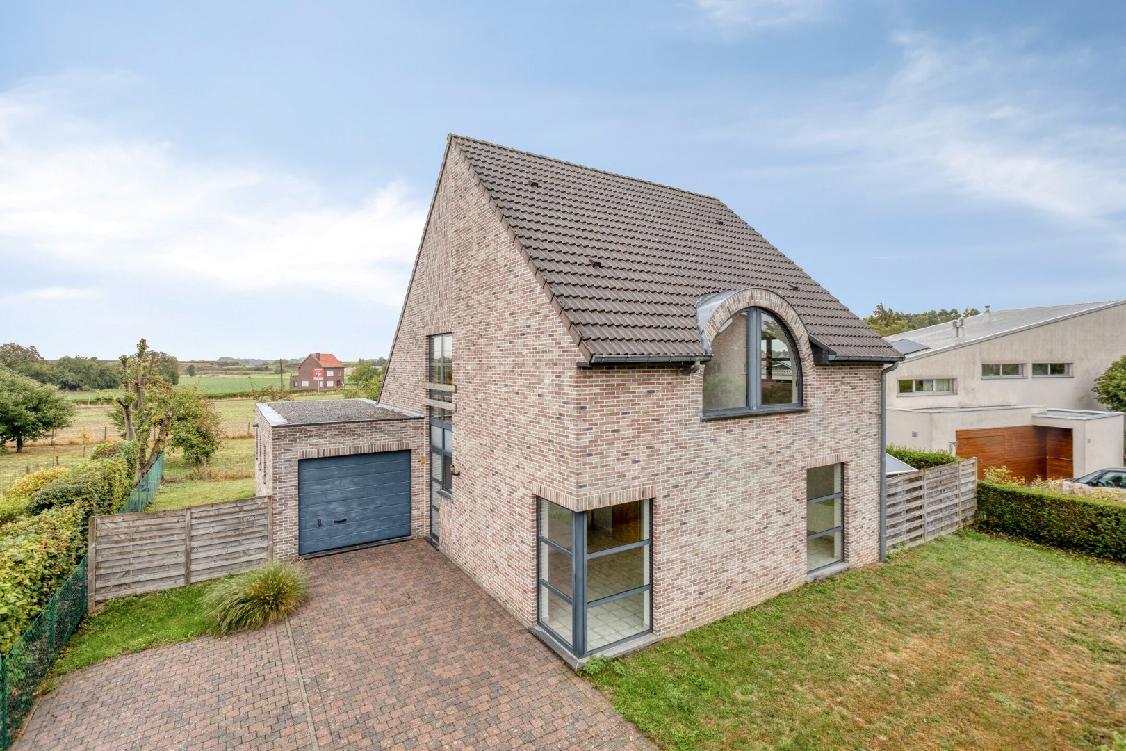 Open bebouwing met 3 slaapkamers, garage en tuin in Haasrode!  – EPC 241 kWh/m² – bewoonbare opp. 201m² 