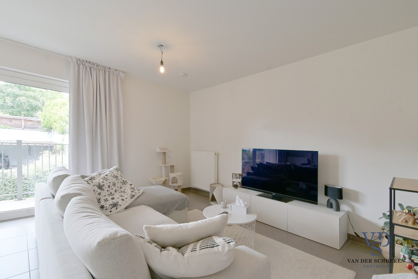 Modern appartement in hartje Dikkelvenne 