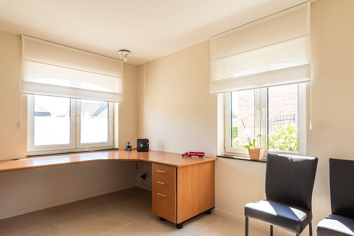 Stijlvol gerenoveerde woning in residentiële wijk op 1254 m² 