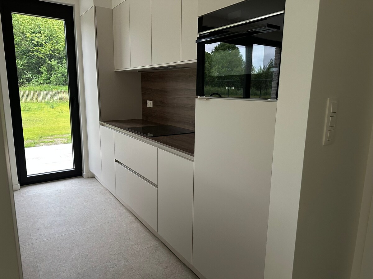 Nieuwbouw woning met 4 slaapkamers (1 gelijkvloers) 