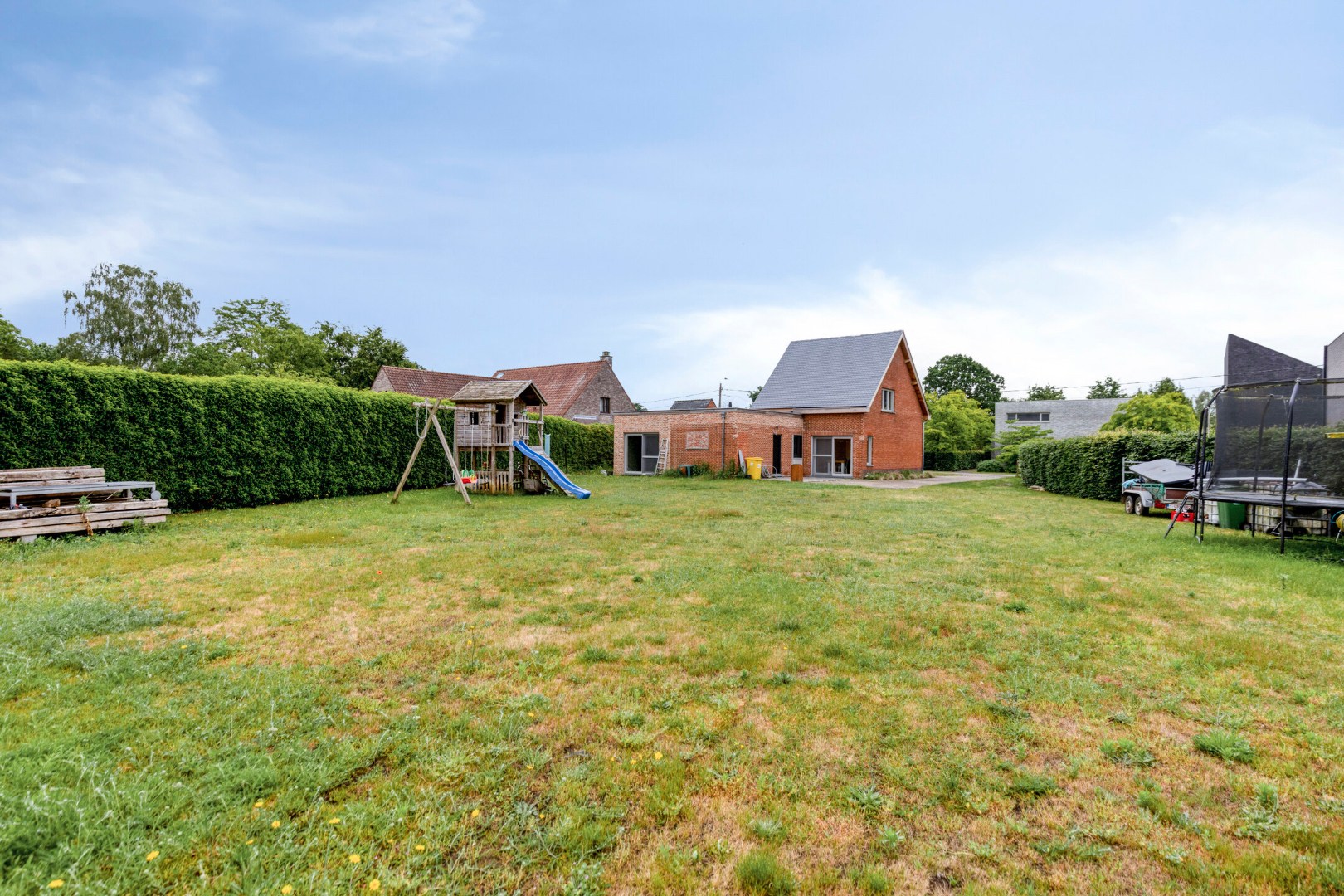 Gerenoveerde gezinswoning met 3 slpk. op een ruim perceel van 1.344m² in Geel 