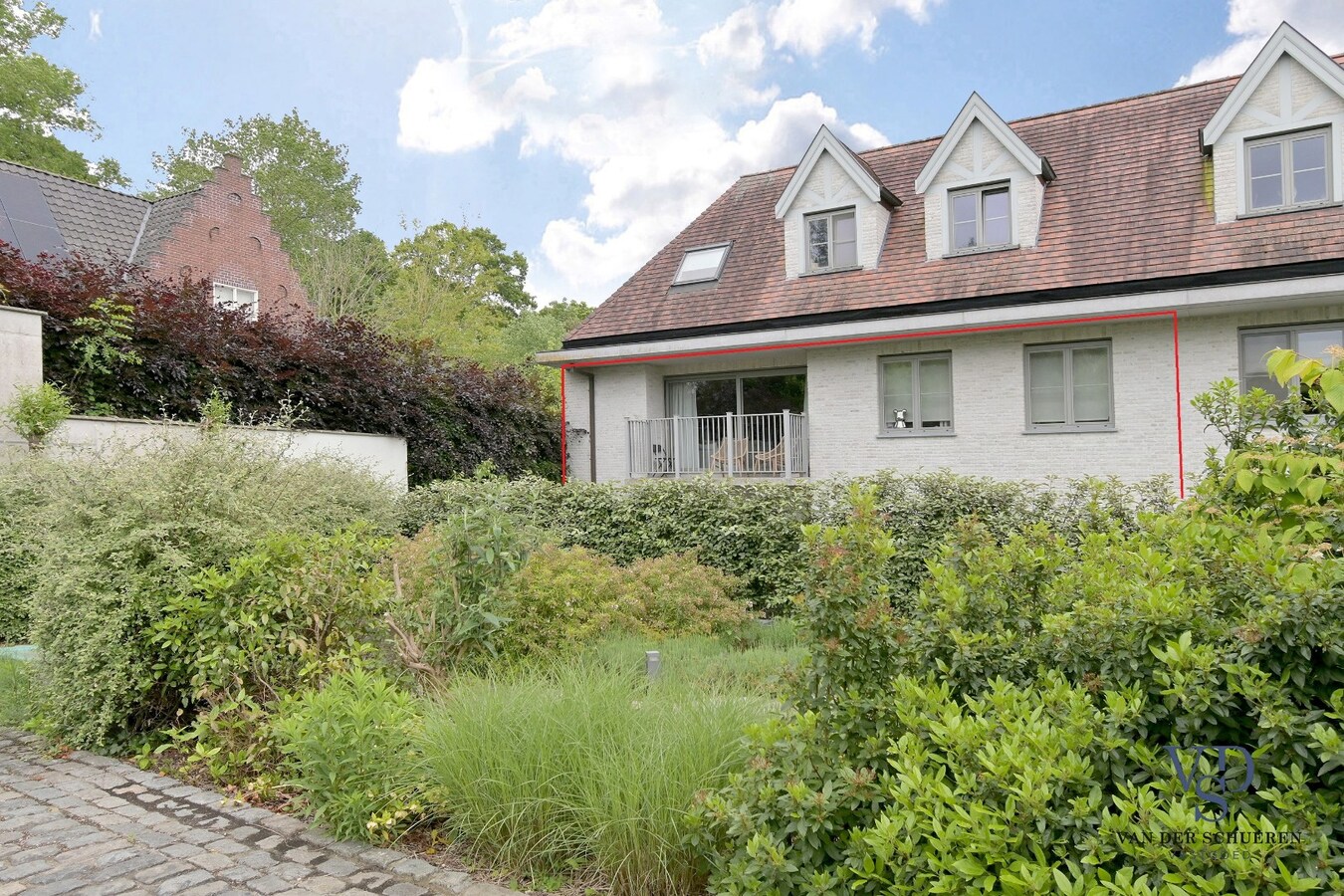 Modern appartement in hartje Dikkelvenne 
