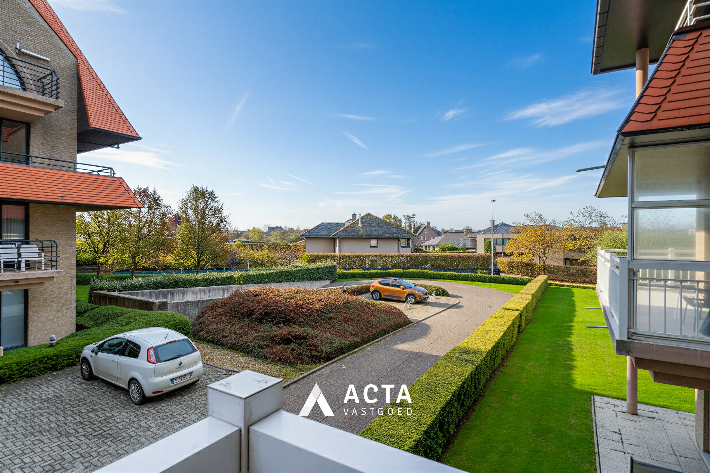 Ruim hoekappartement met twee slaapkamers in Mariakerke 