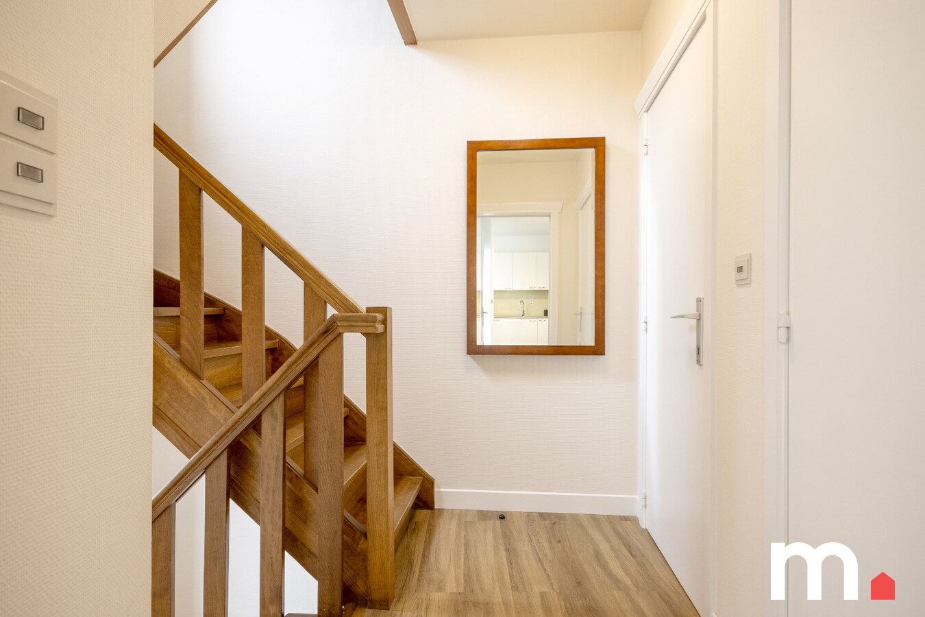 Instapklare woning te Izegem met 3 slaapkamers en moderne voorzieningen en 2 garages! 