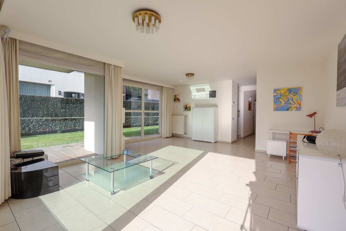 Ruim appartement met 3 slaapkamers en 2 badkamers en hoekterras 