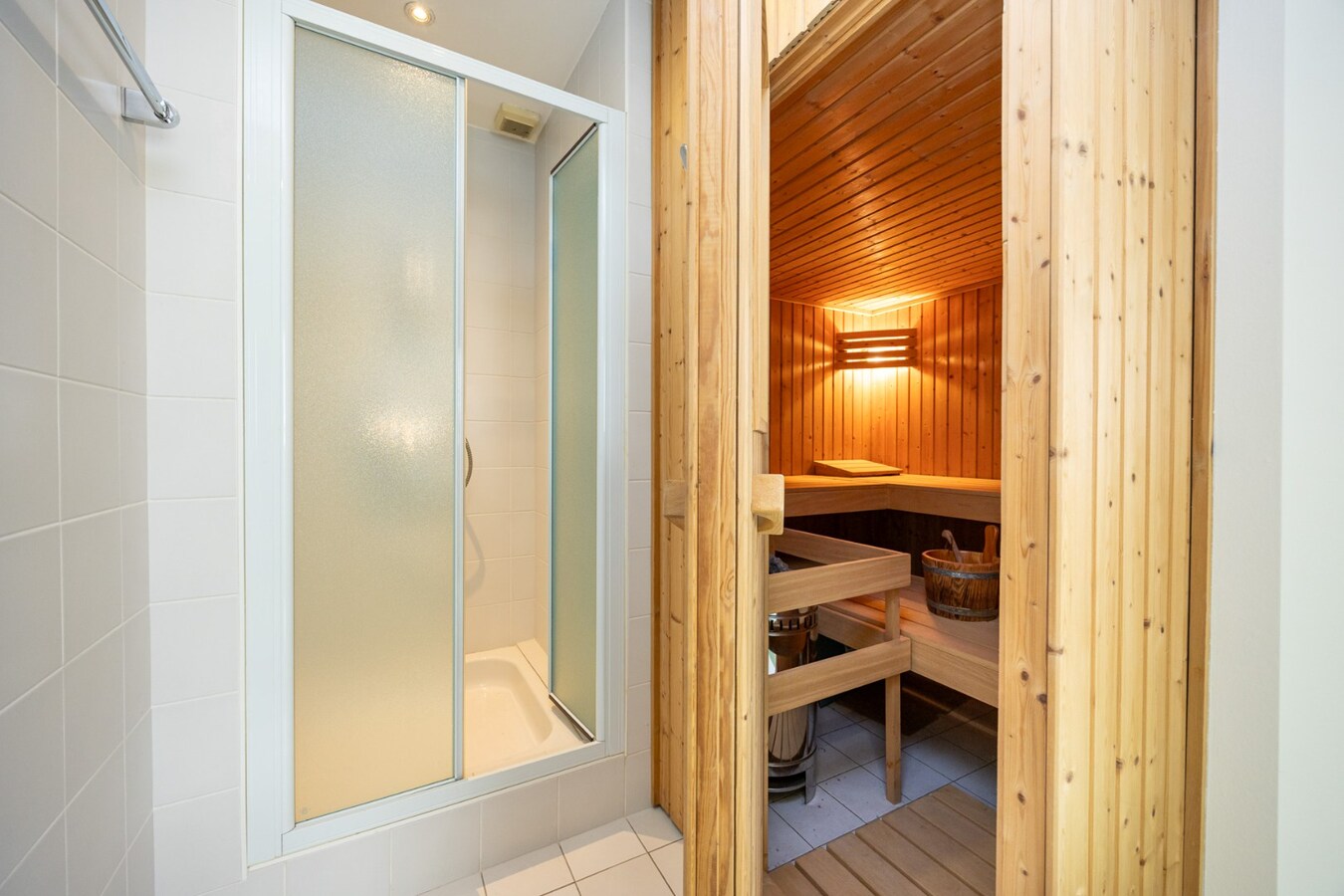 Exclusieve villa met gelijkvloerse master suite, prachtige tuin en uitzonderlijk wooncomfort 