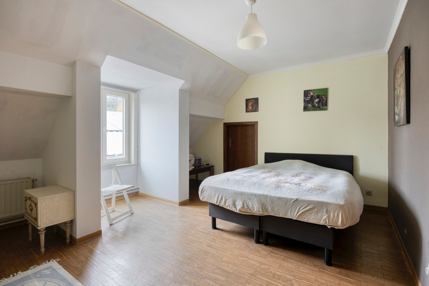 Ruime instapklare woning met 4 slpk. op perceel van 61a 2ca in Mol 