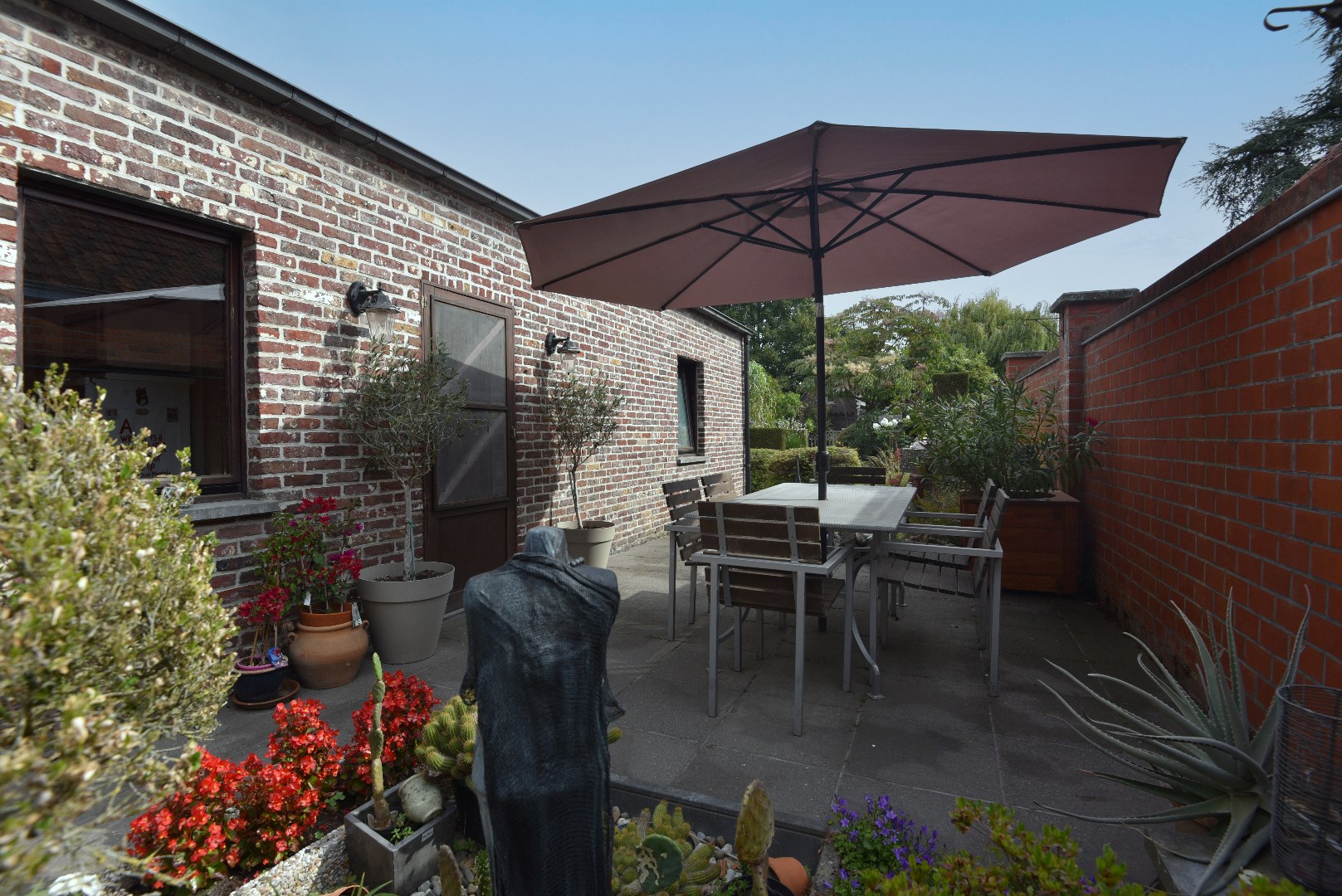 Te renoveren woning 4 slaapkamers en tuin op 600m² te Maldegem Kleit 