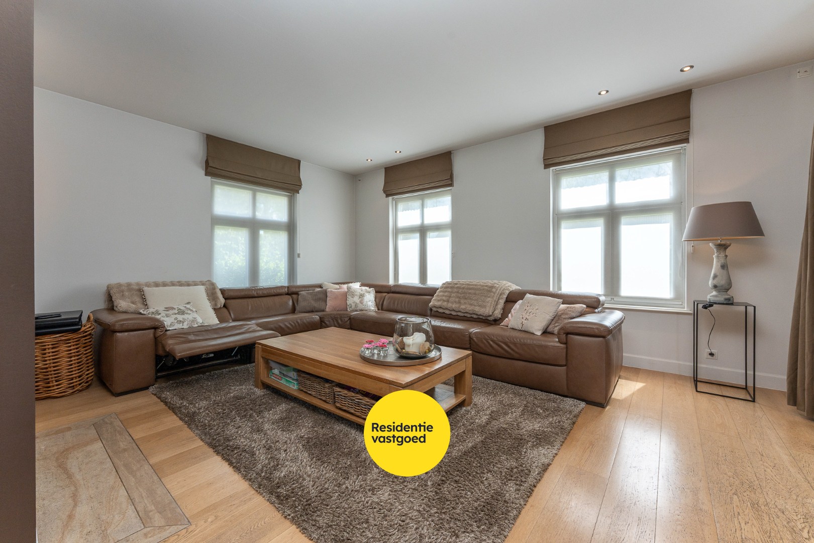 Exclusieve villa met zwembad en poolhouse in de nieuwe St-Annawijk te Sint-Andries 