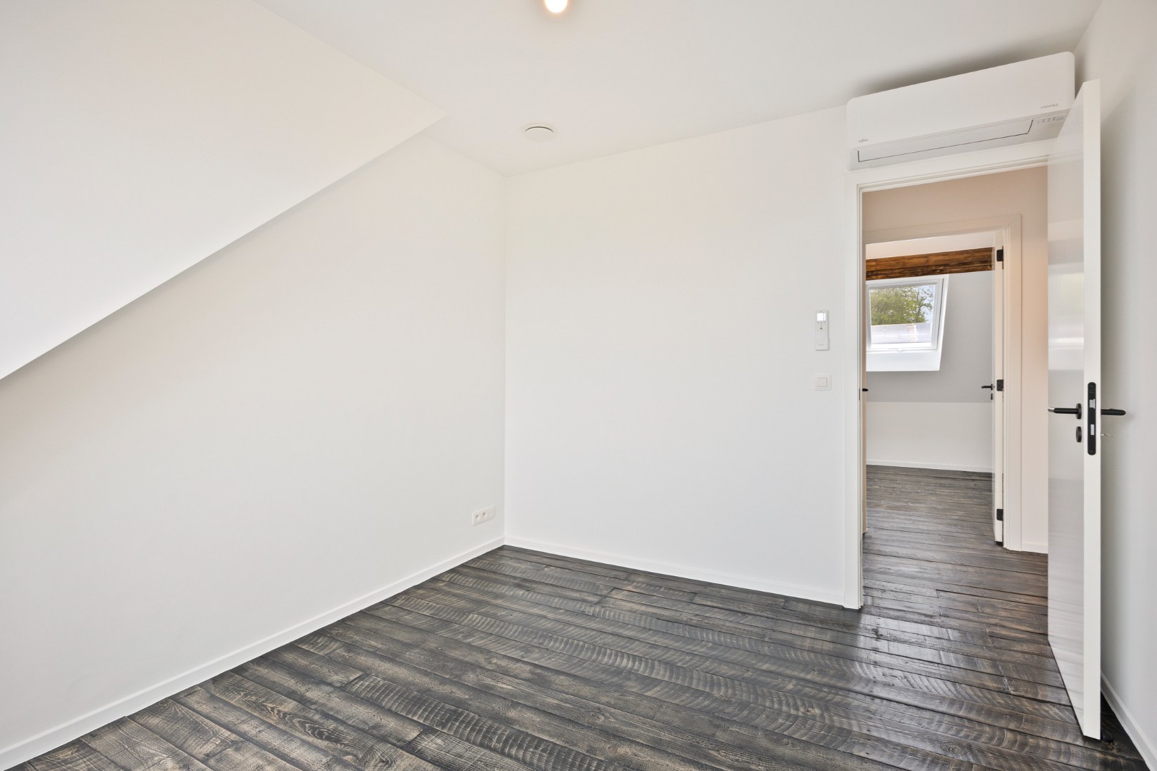 Totaal gerenoveerde woning met 3 slaapkamers, 2 badkamers, tuin en terras in Kessel-Lo! – EPC 14 kWh/m² - bewoonbare opp. 152 m² 