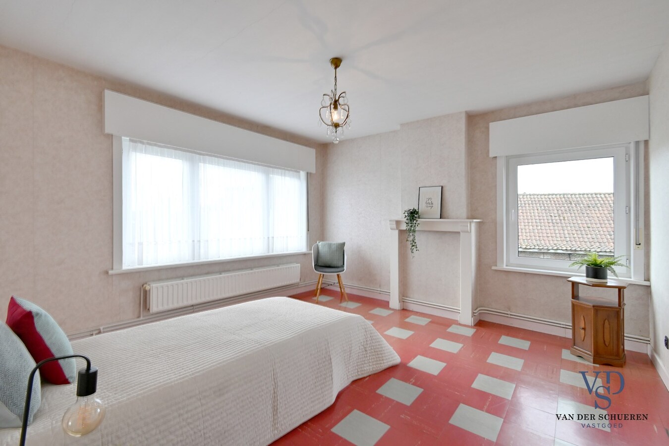 Half Open gezinswoning met potentieel 