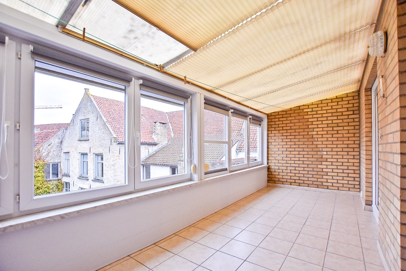 Opbrengsteigendom bestaande uit 3 appartementen op 159m² te centrum Veurne. 