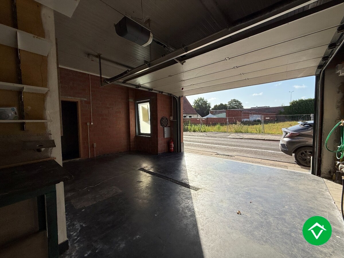 Ruime woning met 5 slaapkamers te Zwevezele 