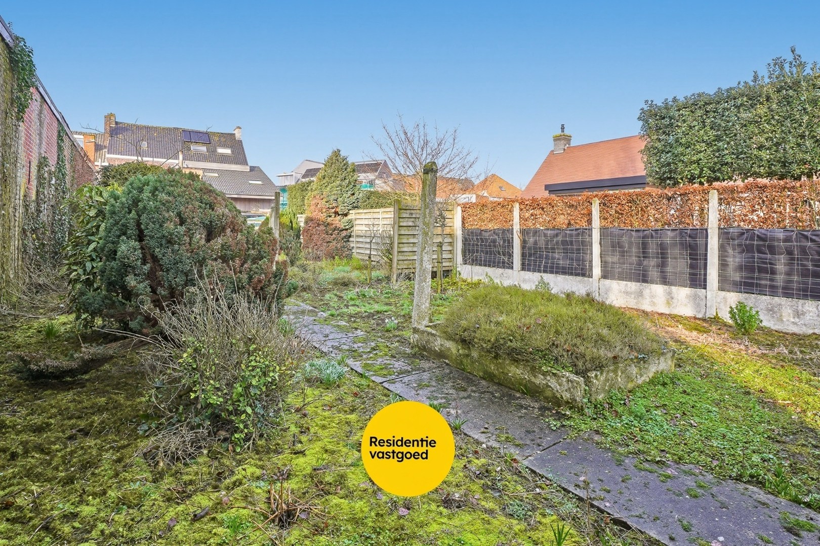 Renovatiewoning met 5 slaapkamers en zonnige tuin in het centrum van Woumen (Diksmuide) 