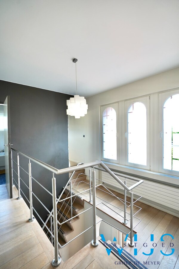 Schitterend karaktervol woonhuis met 5 slaapkamers te Assenede ! 