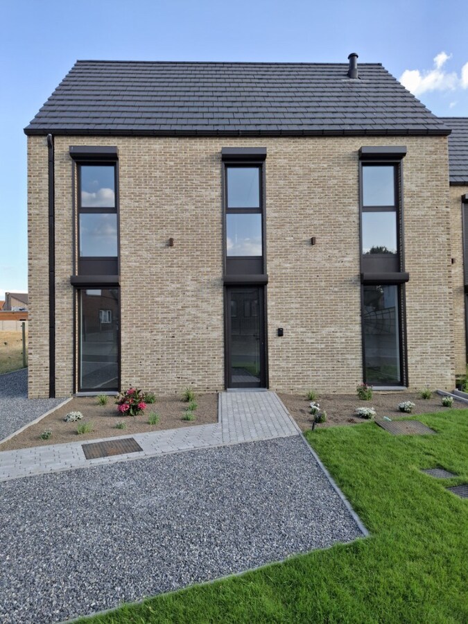 Instapklare BEN-woning met geothermische warmtepomp, passieve koeling en domotica 