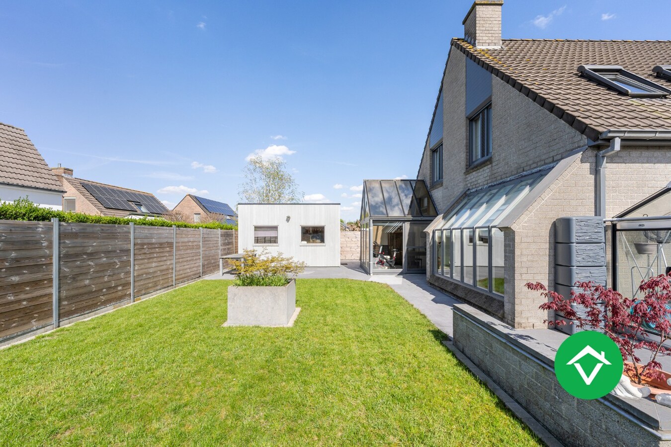 Alleenstaande woning met 5 slaapkamers en garage te Torhout 